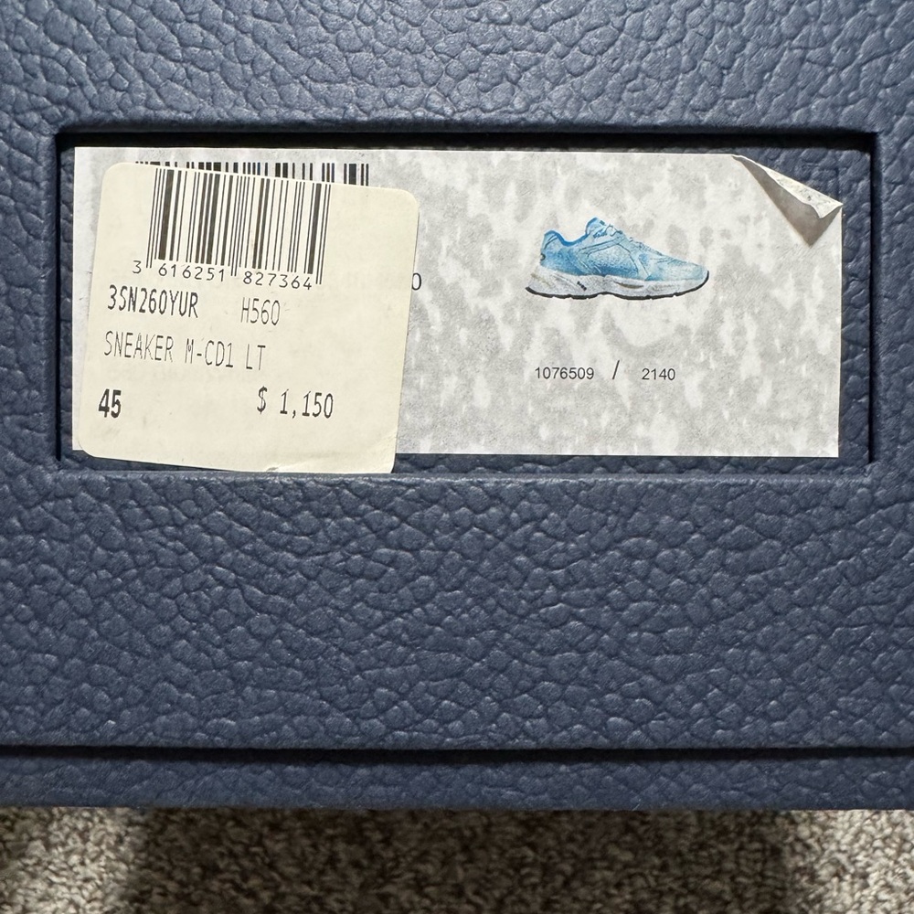 Men’s Dior Gradient Blue and White Sneakers size 11.5 - Picture 7 of 7